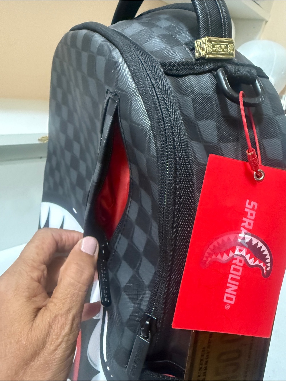 Sprayground Sharks In Paris Balloon Backpack Unisex Black
Shoulder Strap SPR245 - Picture 5 of 16